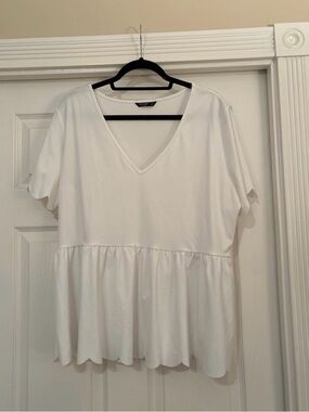 Women's V-Neck Peplum Top - White